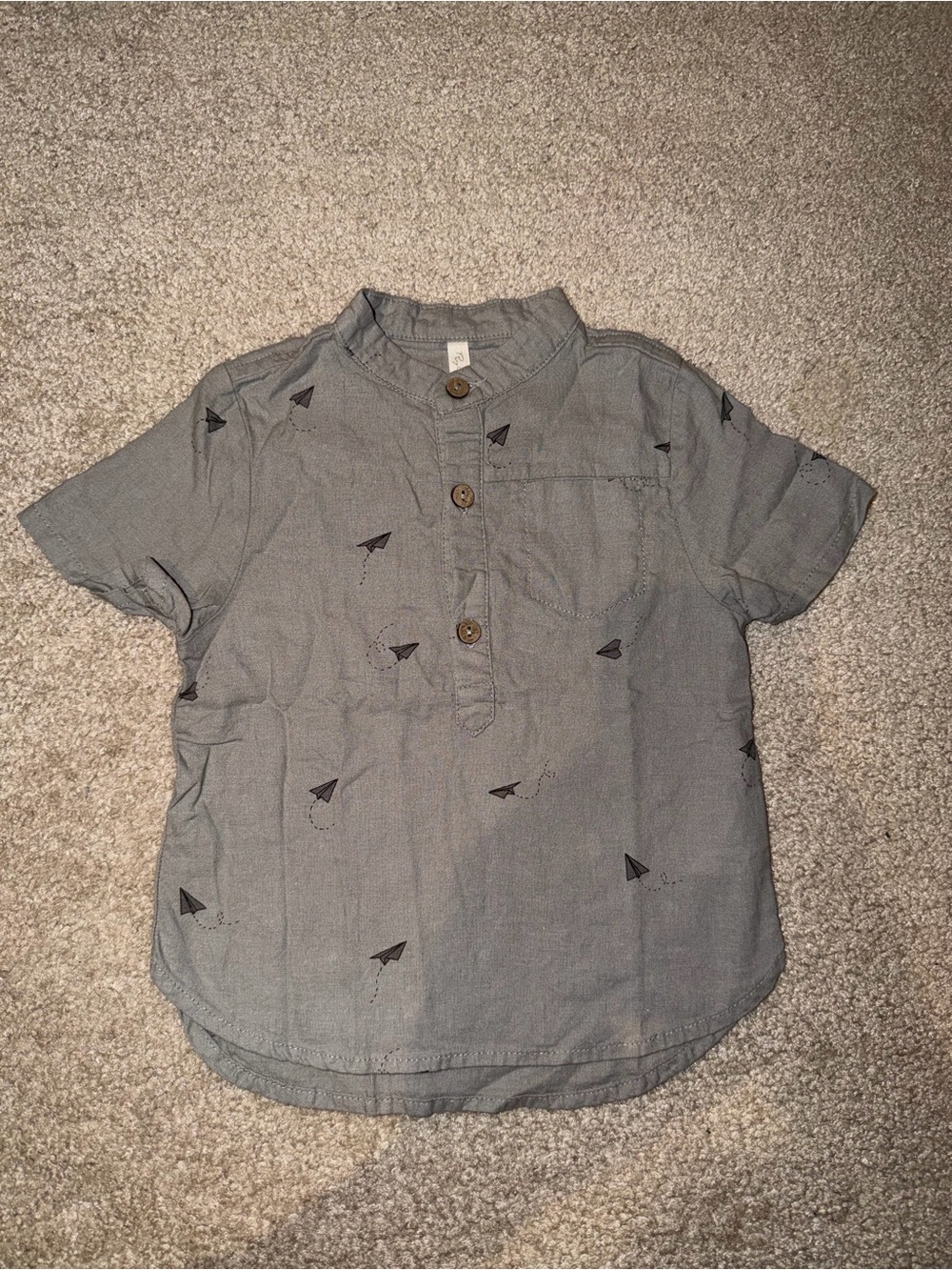 Rylee + Cru Gray Short Sleeve Button Shirt with Paper Plane Print